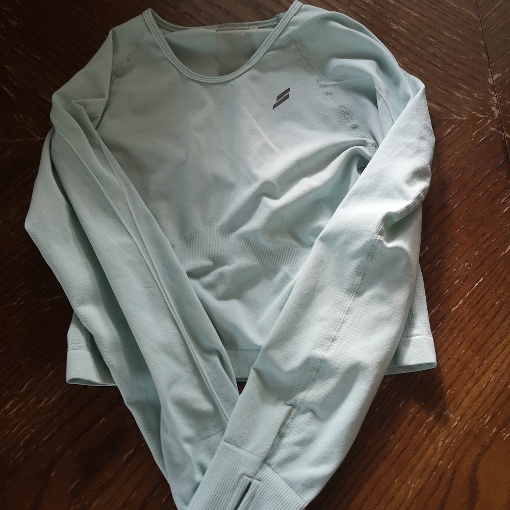 Workout long sleeve top.
